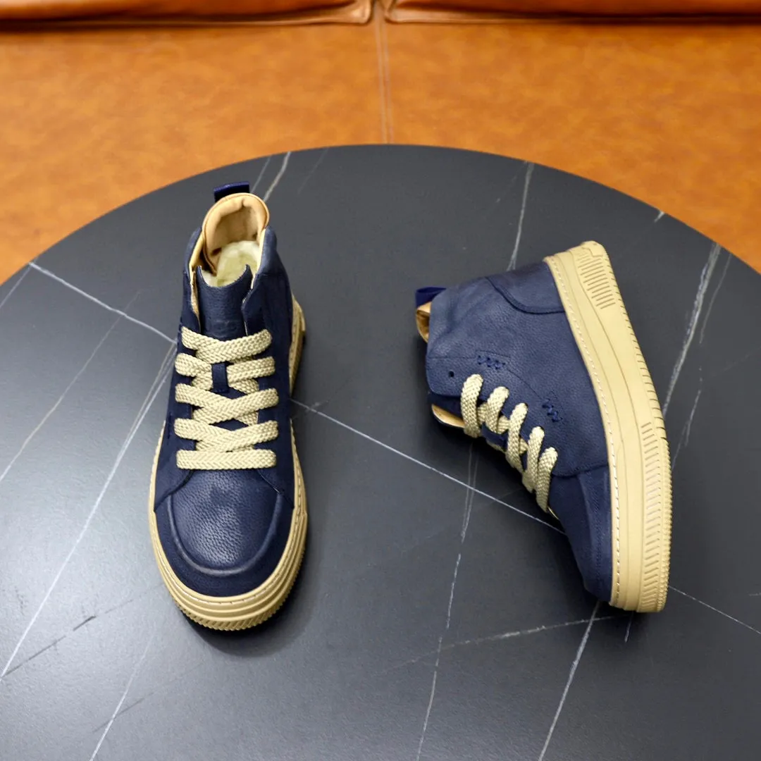 Ex-factory price: 640💰Thick wool imported from Australia Brand: UGG genuine purchasing agent Size: 38-44 Grade: Official website 1:1 Material: First layer of genuine leather waterproof and antifreeze upper Real wool lining Original non-slip soft wear-resistant outsole Style category: Men's casual shoes Trendy style Comfortable on the feet Color: Official website color synchronization